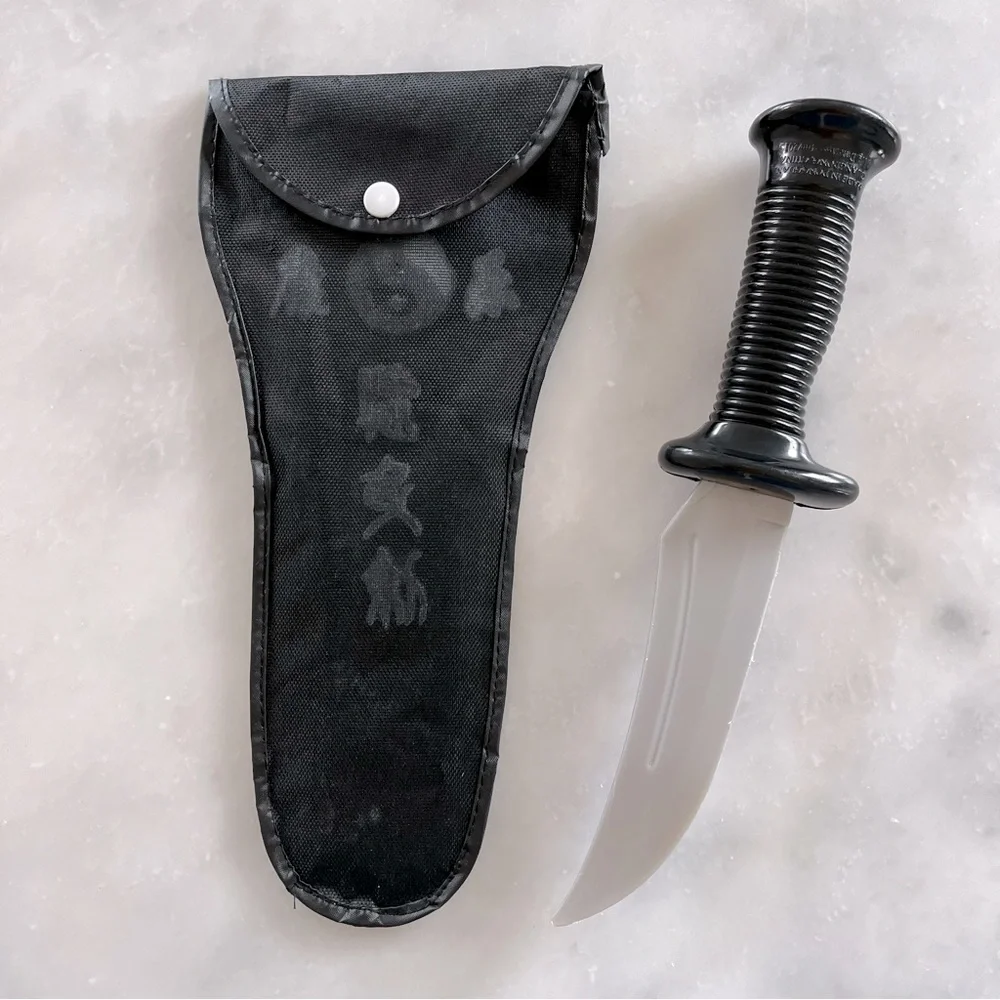 Kids fake prop knife. Halloween accessory